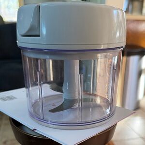 Pampered Chef Manual Food Chopper - White and Clear with Purple Trim